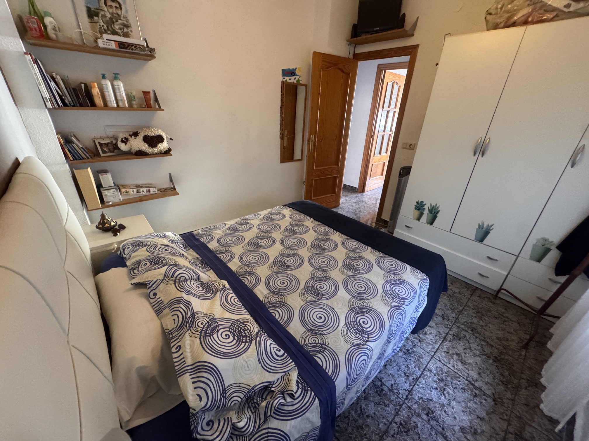 4 Bedroom * 2 Bathroom One level House For Sale * Central San Pedro * Very Desirable area * Private Garage * Large Terrace & Solarium * €217,995 *