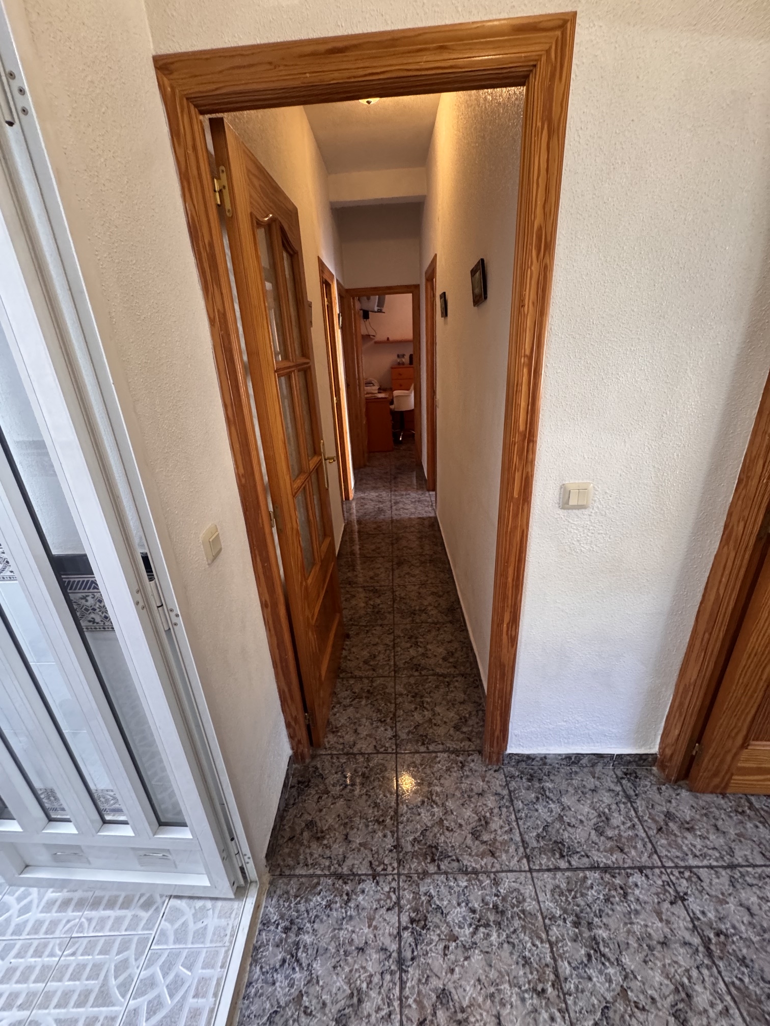 4 Bedroom * 2 Bathroom One level House For Sale * Central San Pedro * Very Desirable area * Private Garage * Large Terrace & Solarium * €217,995 *