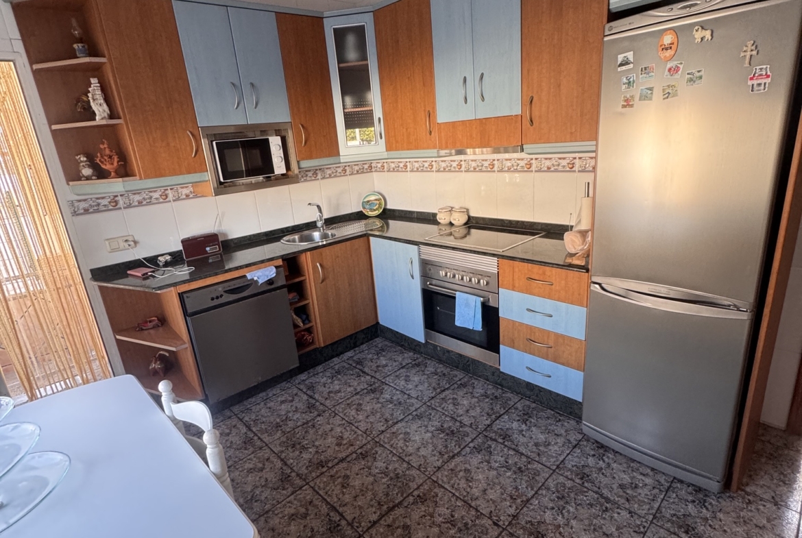 4 Bedroom * 2 Bathroom One level House For Sale * Central San Pedro * Very Desirable area * Private Garage * Large Terrace & Solarium * €217,995 *