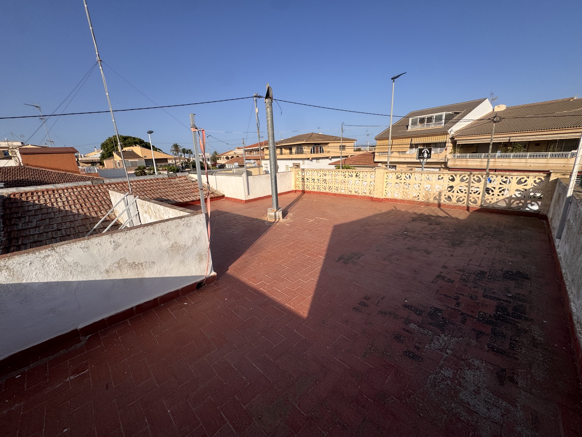4 Bedroom * 2 Bathroom One level House For Sale * Central San Pedro * Very Desirable area * Private Garage * Large Terrace & Solarium * €217,995 *