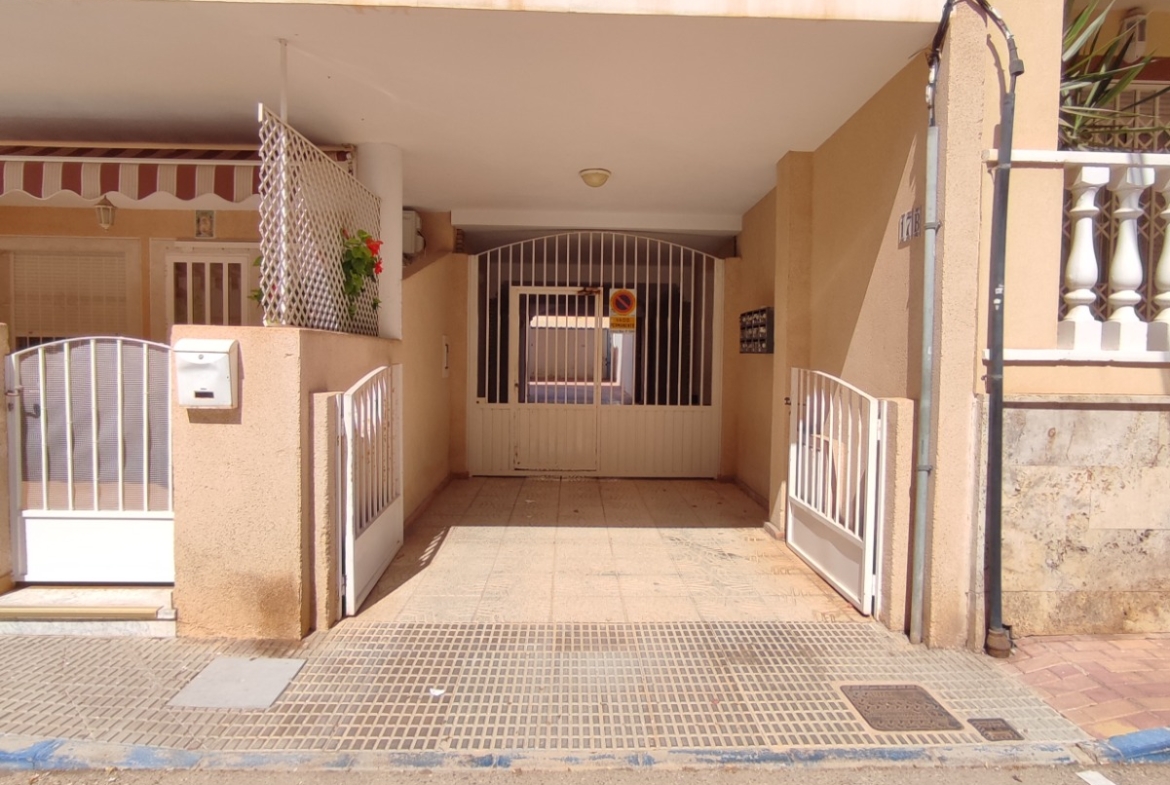 2 Bedroom / 1 Bathroom Apartment *2nd floor with lift and balcony * Only 250 meters from the local beach * €136,995 * Lo Pagan *
