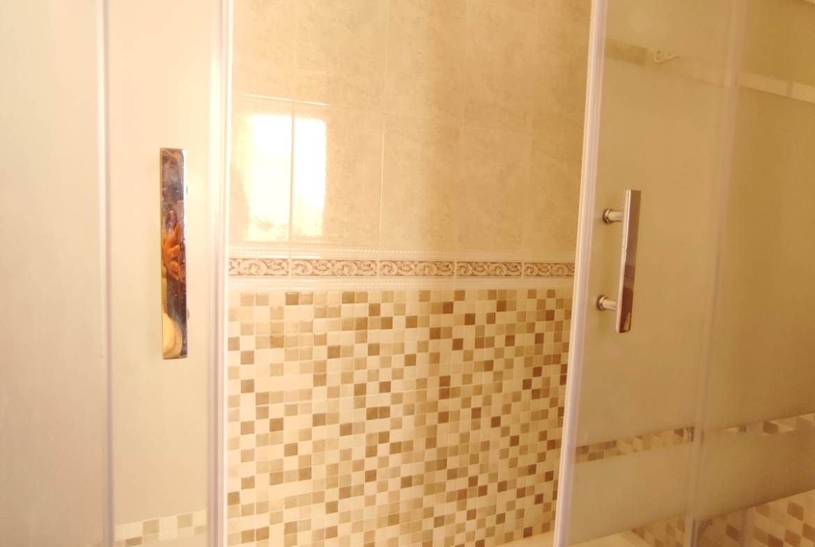 2 Bedroom / 1 Bathroom Apartment *2nd floor with lift and balcony * Only 250 meters from the local beach * €136,995 * Lo Pagan *