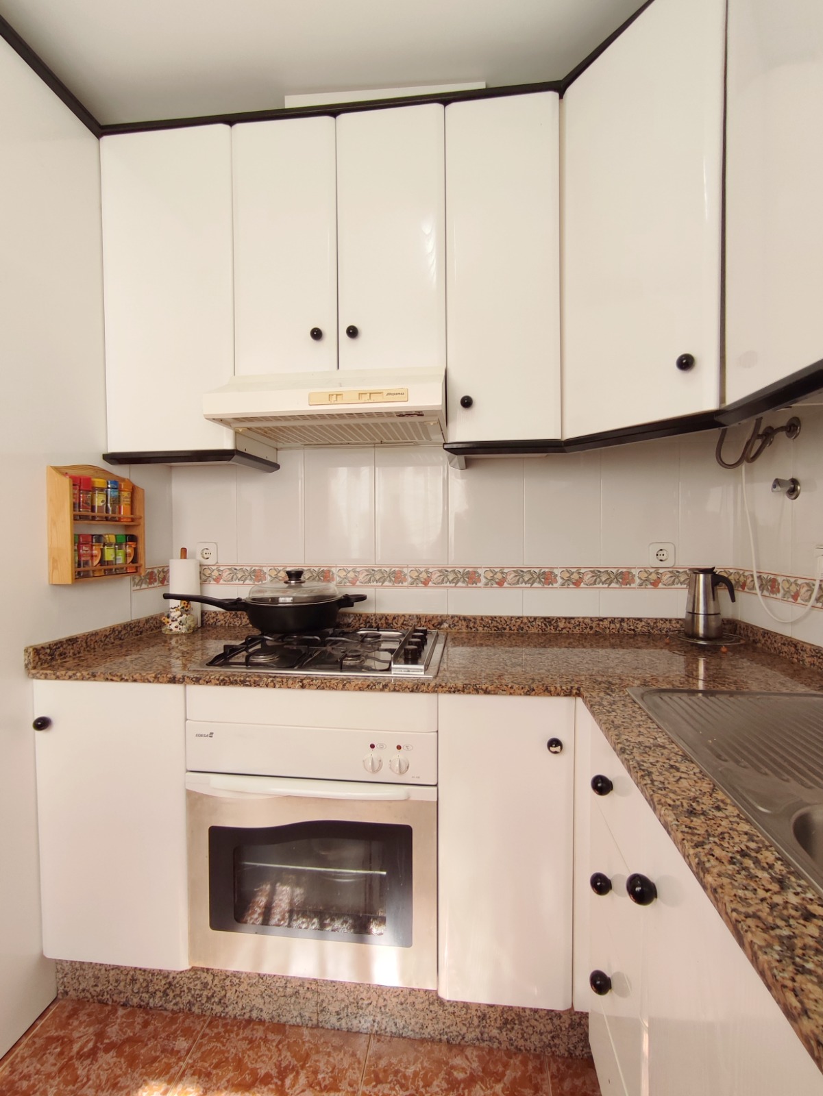 2 Bedroom / 1 Bathroom Apartment *2nd floor with lift and balcony * Only 250 meters from the local beach * €136,995 * Lo Pagan *