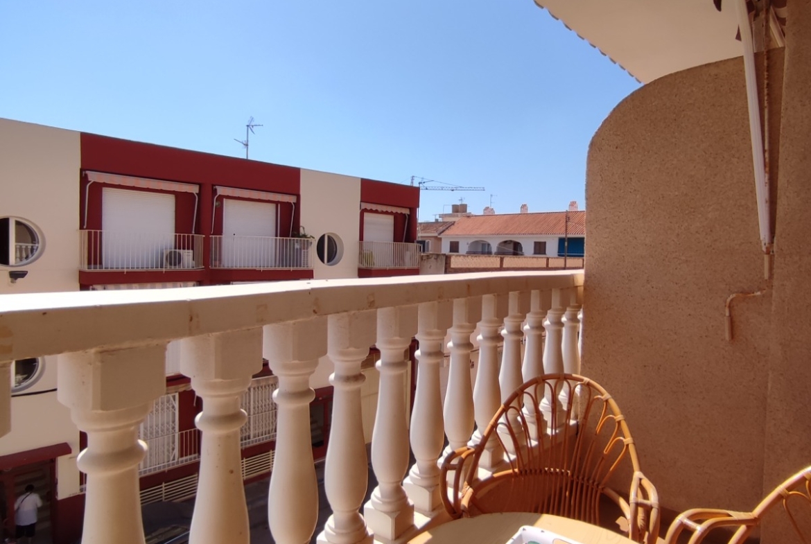 2 Bedroom / 1 Bathroom Apartment *2nd floor with lift and balcony * Only 250 meters from the local beach * €136,995 * Lo Pagan *