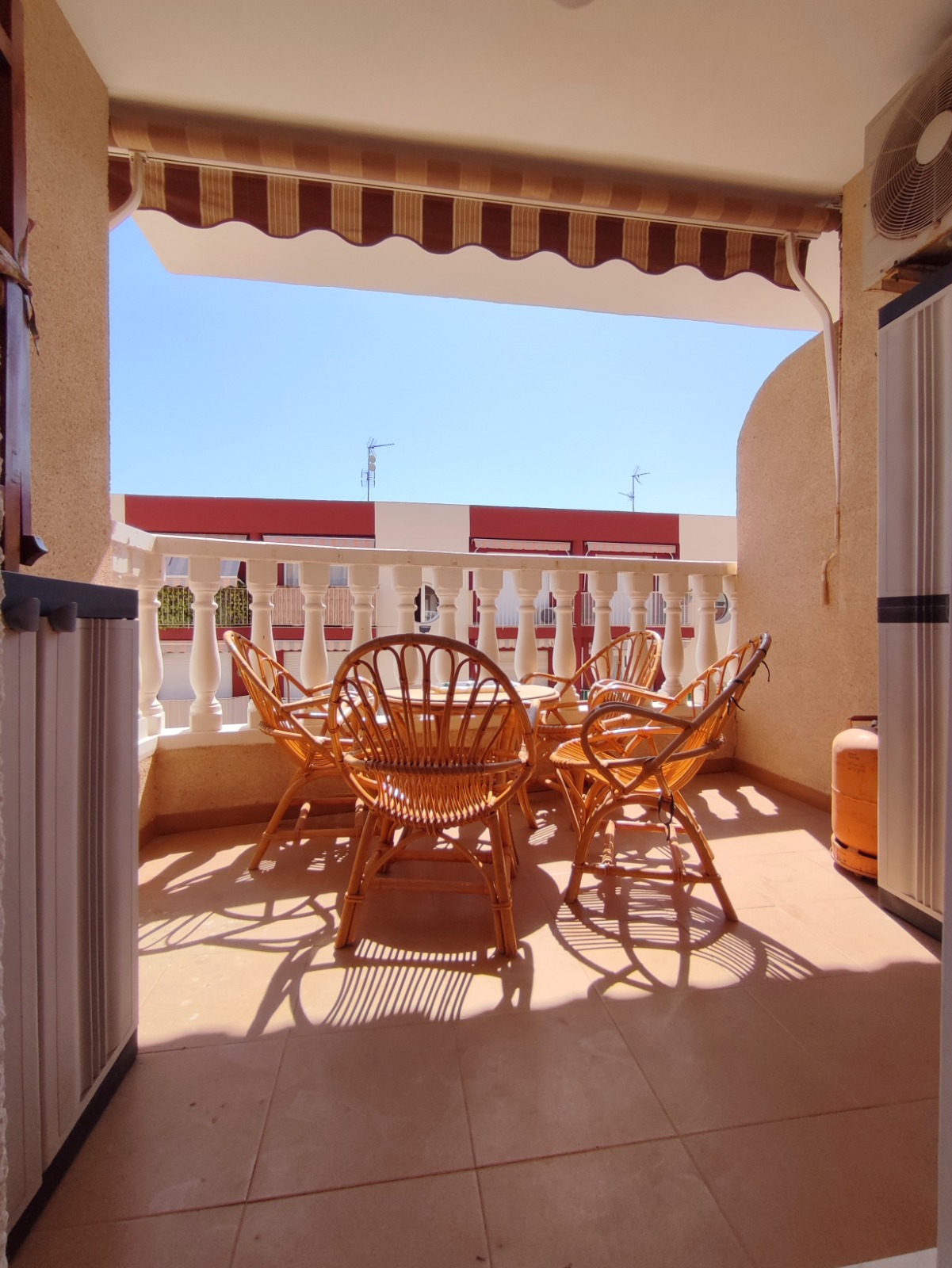 2 Bedroom / 1 Bathroom Apartment *2nd floor with lift and balcony * Only 250 meters from the local beach * €136,995 * Lo Pagan *