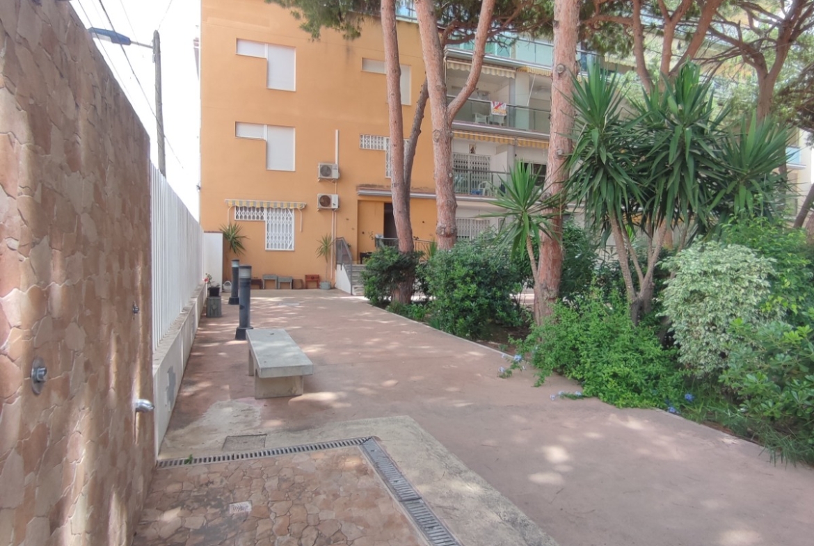 1 Bedroom / 1 Bathroom Apartment * Ground Floor * Lo Pagan * 150 meters from the Beach * €101,995 *