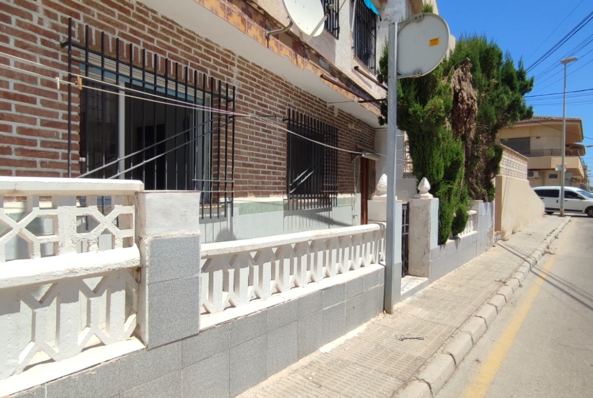 Semi Detached Ground Floor Bungalow * Lo Pagan * 700 meters from the Beach * Excellent Condition * Residential Location * 3 Bedrooms / 1 Bathroom only €119,500*