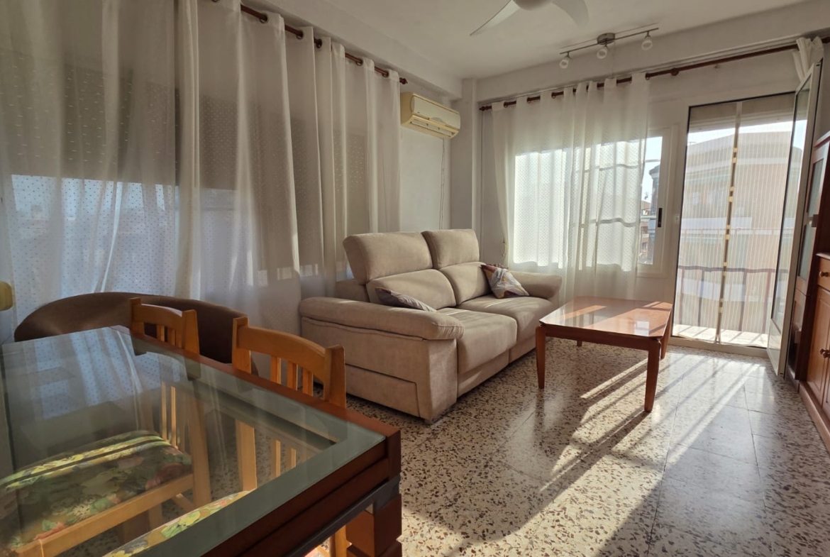 2 Bedroom / 1 Bathroom Apartment * 2nd Floor ( no lift ) New Kitchen * Balcony * Lo Pagan * 500 meters from the beach * Close to amenities €120,000