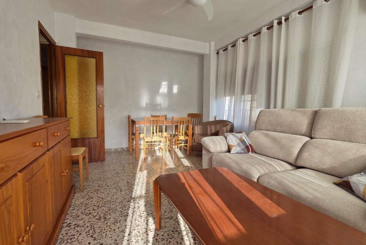 2 Bedroom / 1 Bathroom Apartment * 2nd Floor ( no lift ) New Kitchen * Balcony * Lo Pagan * 500 meters from the beach * Close to amenities €120,000
