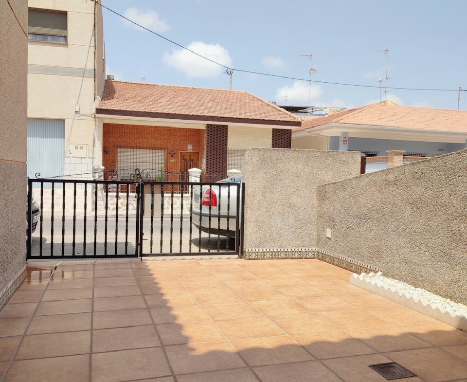 3 Bedroom / 2 Bathroom * Townhouse * Lo Pagan * 400 meters from the Beach * €161,500 *