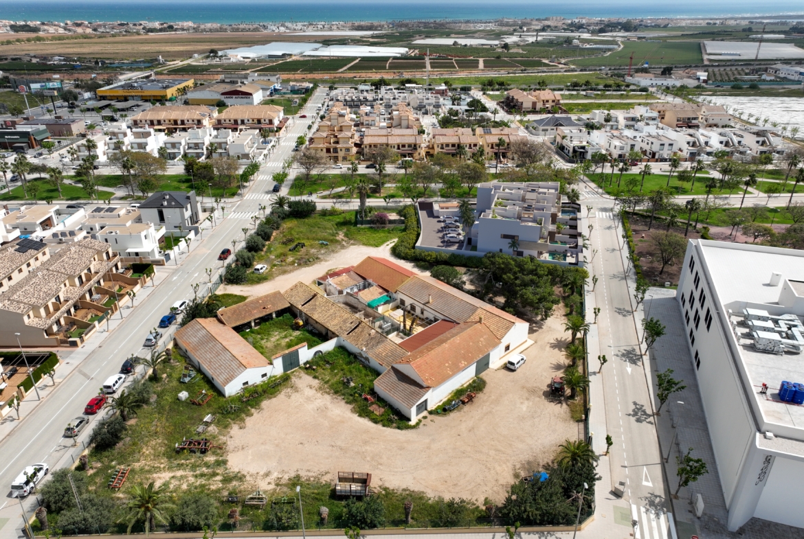 PURA VIDA VI * Pilar de La Horadada * Exclusive Bungalows * Top Floor Two Bedrooms / 2 Bathrooms / Ground Floor 3 Bedrooms / 2 Bathrooms * €434,000 – €479,000 *