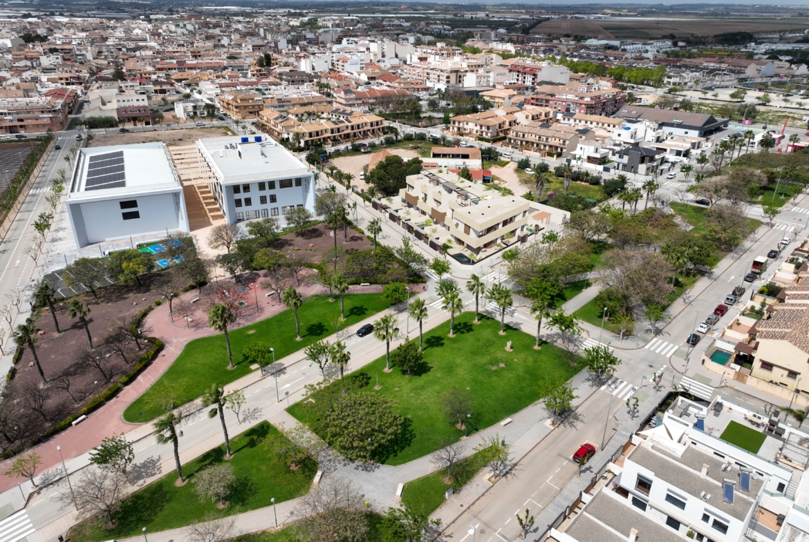 PURA VIDA VI * Pilar de La Horadada * Exclusive Bungalows * Top Floor Two Bedrooms / 2 Bathrooms / Ground Floor 3 Bedrooms / 2 Bathrooms * €434,000 – €479,000 *