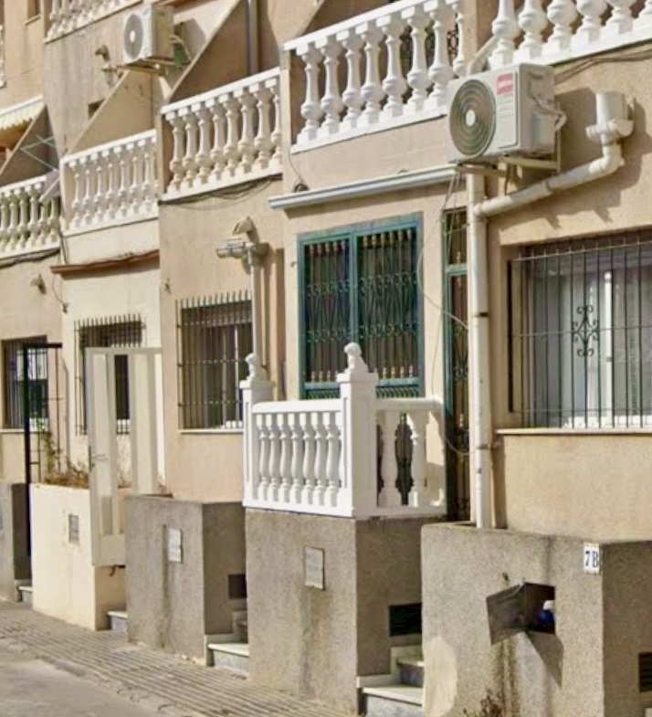 4 Bedroom Triplex House for Sale * Lo Pagan * 2nd line from the Beach / 20 meters away * Very Popular Location €165,000 *