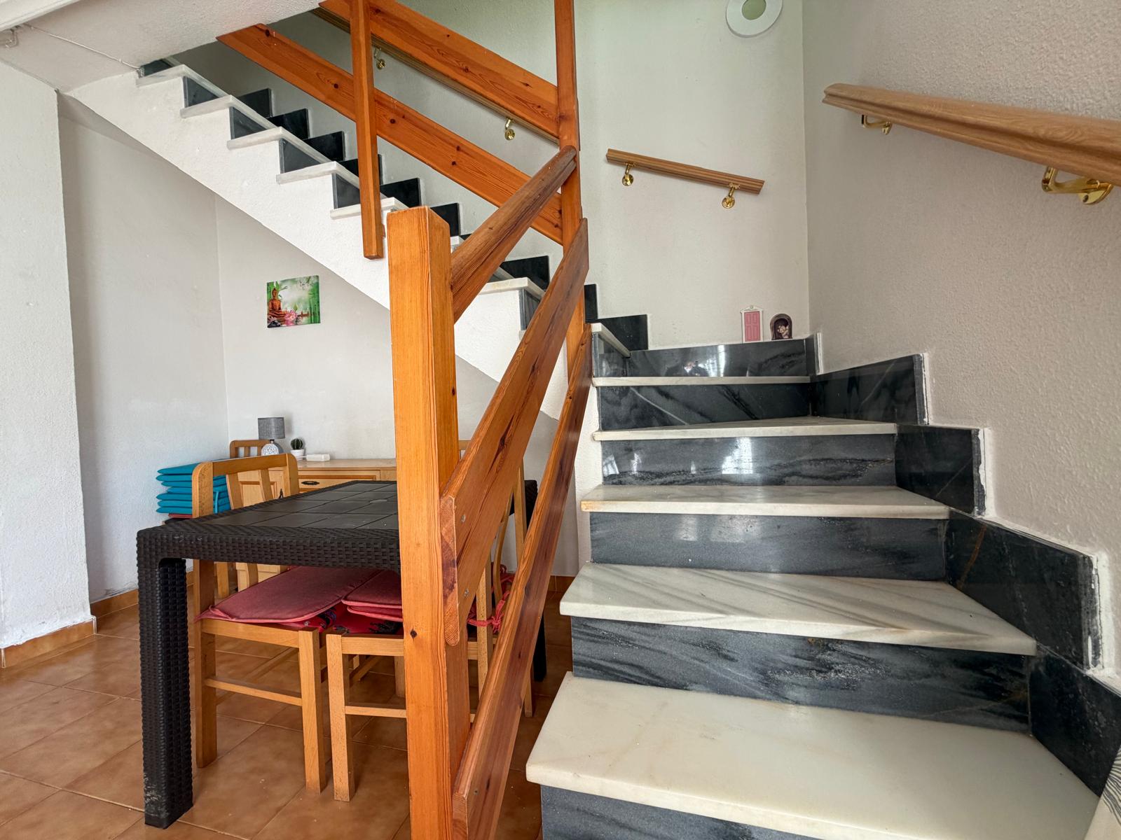 3 Bedroom / 2 Bathroom * Townhouse * Only 10 minutes walk to the beach and local marina * Close to many amenities in a very popular area €135,000 *