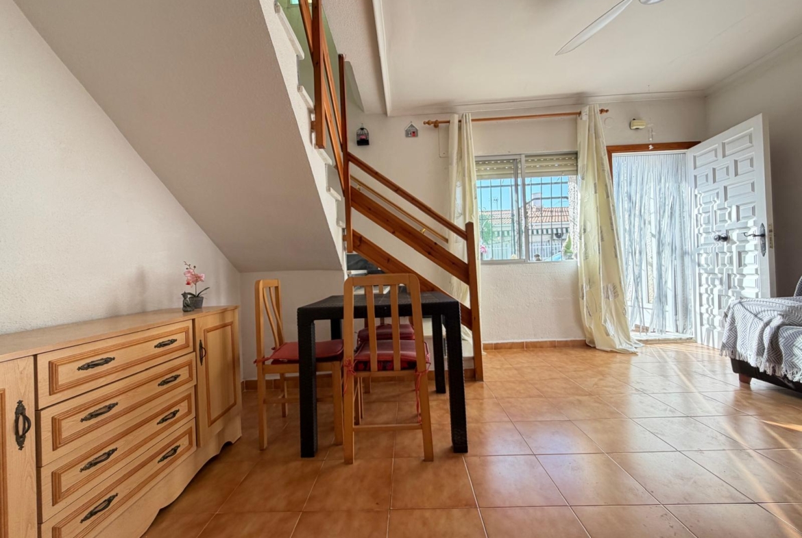 3 Bedroom / 2 Bathroom * Townhouse * Only 10 minutes walk to the beach and local marina * Close to many amenities in a very popular area €135,000 *