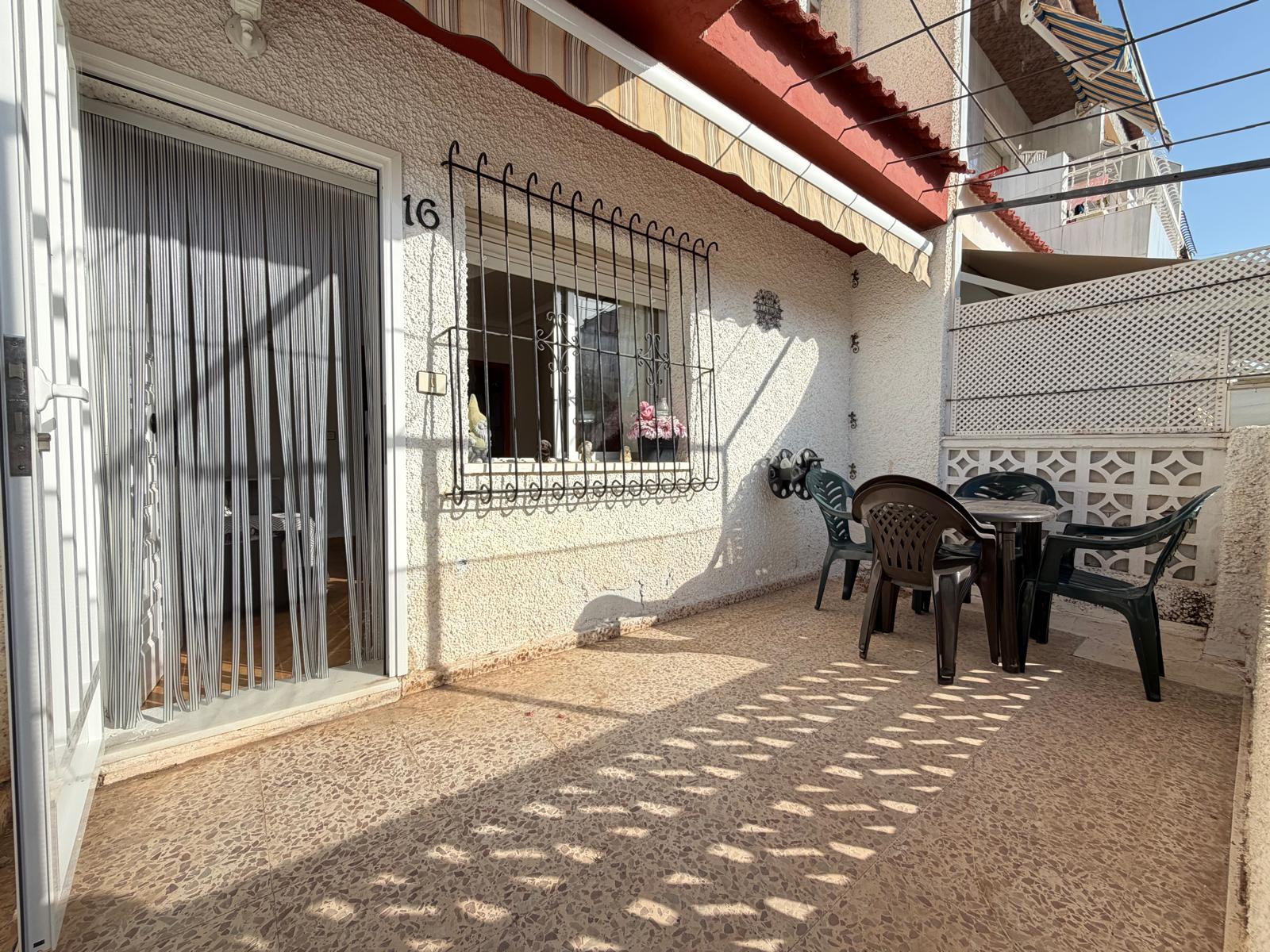 3 Bedroom / 2 Bathroom * Townhouse * Only 10 minutes walk to the beach and local marina * Close to many amenities in a very popular area €135,000 *