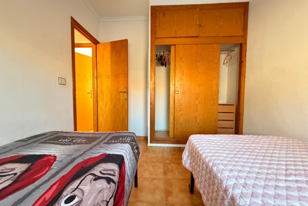 3 Bedroom / 2 Bathroom * Townhouse * Only 10 minutes walk to the beach and local marina * Close to many amenities in a very popular area €135,000 *