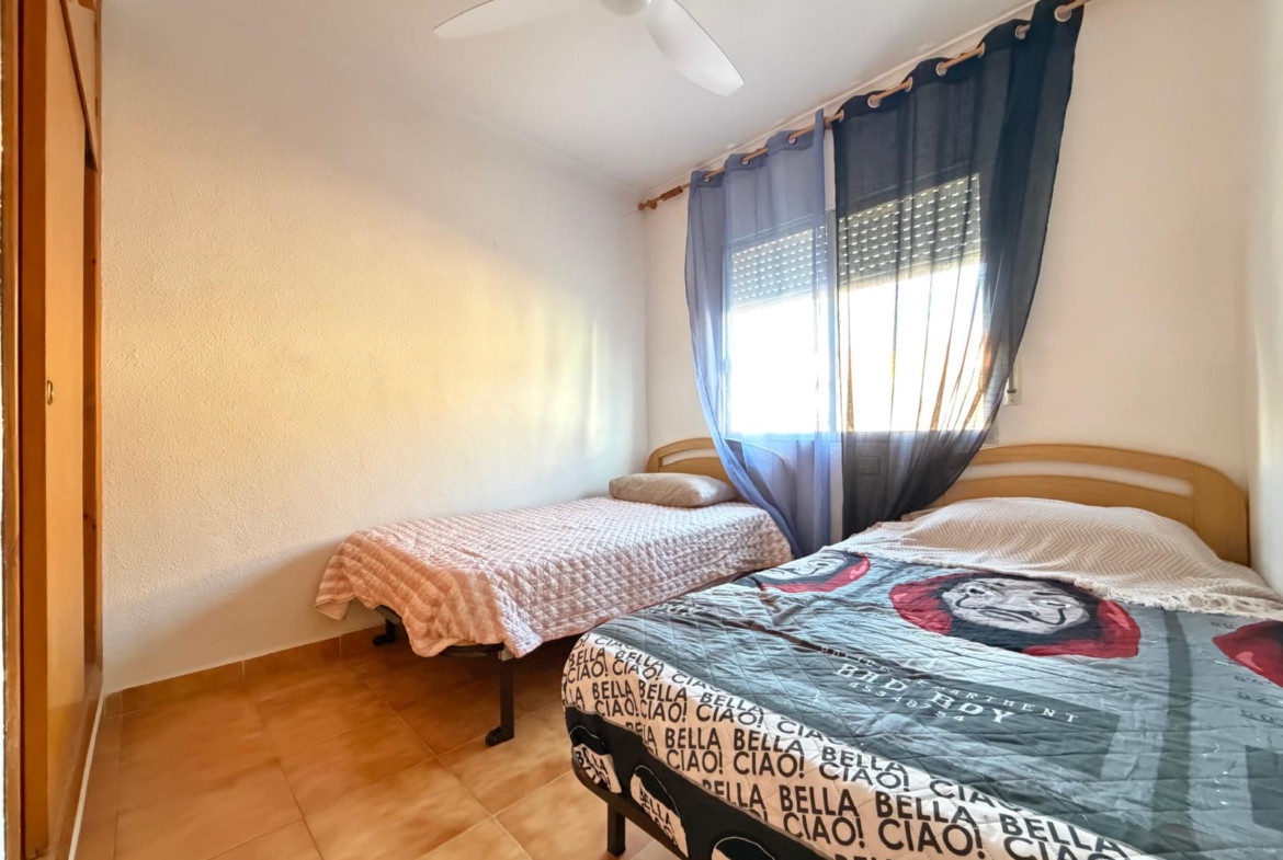 3 Bedroom / 2 Bathroom * Townhouse * Only 10 minutes walk to the beach and local marina * Close to many amenities in a very popular area €135,000 *