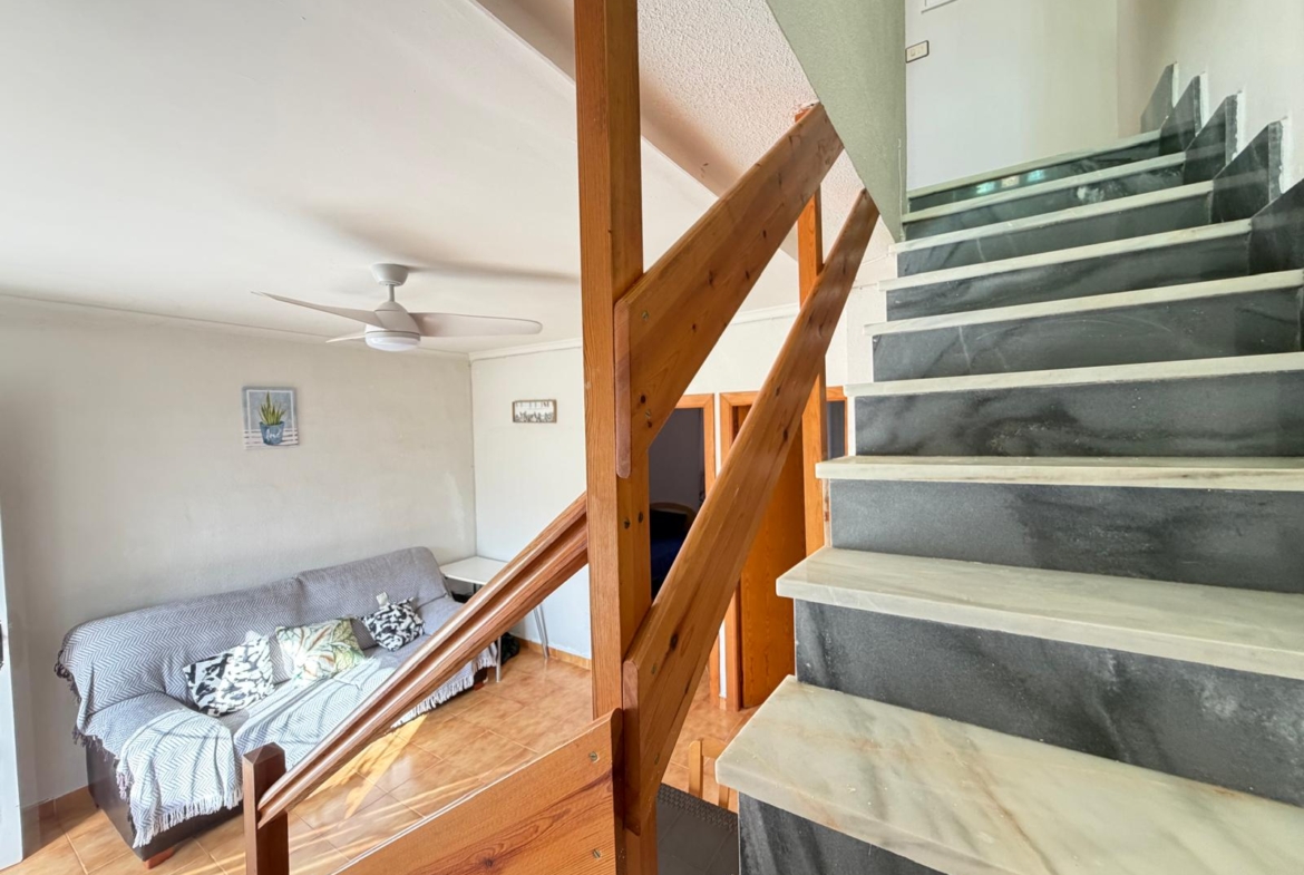 3 Bedroom / 2 Bathroom * Townhouse * Only 10 minutes walk to the beach and local marina * Close to many amenities in a very popular area €135,000 *