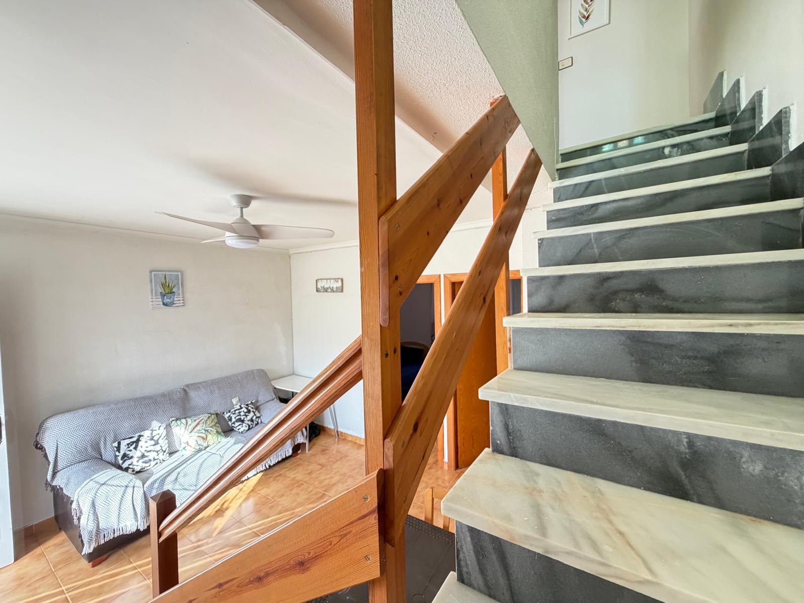 3 Bedroom / 2 Bathroom * Townhouse * Only 10 minutes walk to the beach and local marina * Close to many amenities in a very popular area €135,000 *