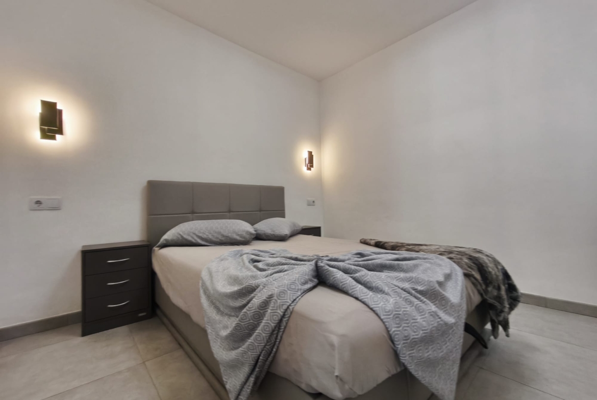 Recently Refurbished Ground Floor Apartment * 2 Bedrooms / 1 Bathroom * Immaculate Condition ready to move in €139,995 * San Pedro Del Pinatar 400 meters from the local beach *