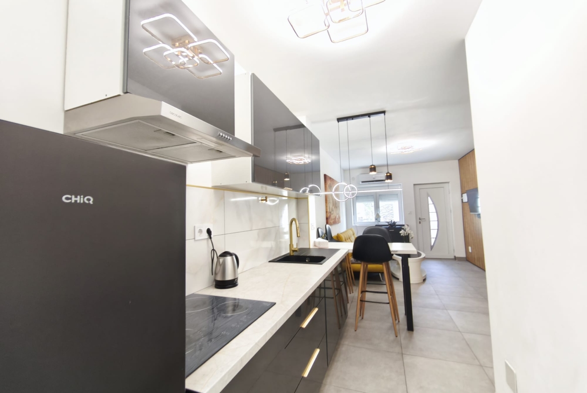 Recently Refurbished Ground Floor Apartment * 2 Bedrooms / 1 Bathroom * Immaculate Condition ready to move in €139,995 * San Pedro Del Pinatar 400 meters from the local beach *