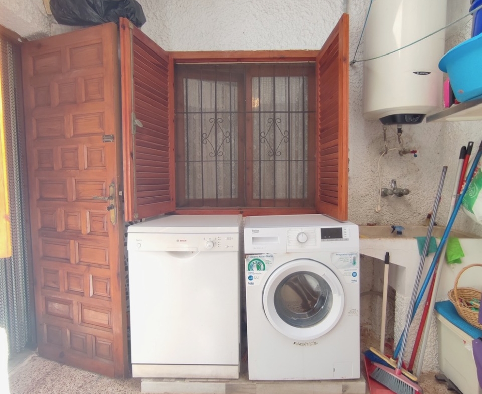 5 Bedroom / 2 Bathroom Semi Detached Ground Floor house for sale * Lo Pagan * €160,000 * Only 600 Meters to the Beach *