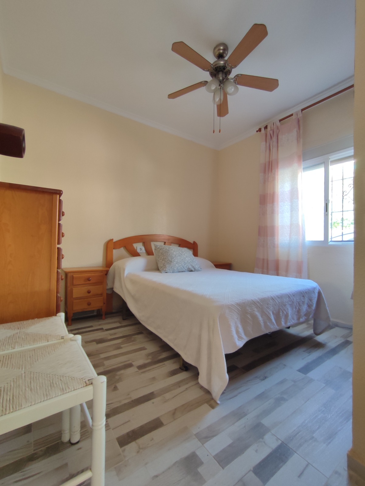 5 Bedroom / 2 Bathroom Semi Detached Ground Floor house for sale * Lo Pagan * €160,000 * Only 600 Meters to the Beach *