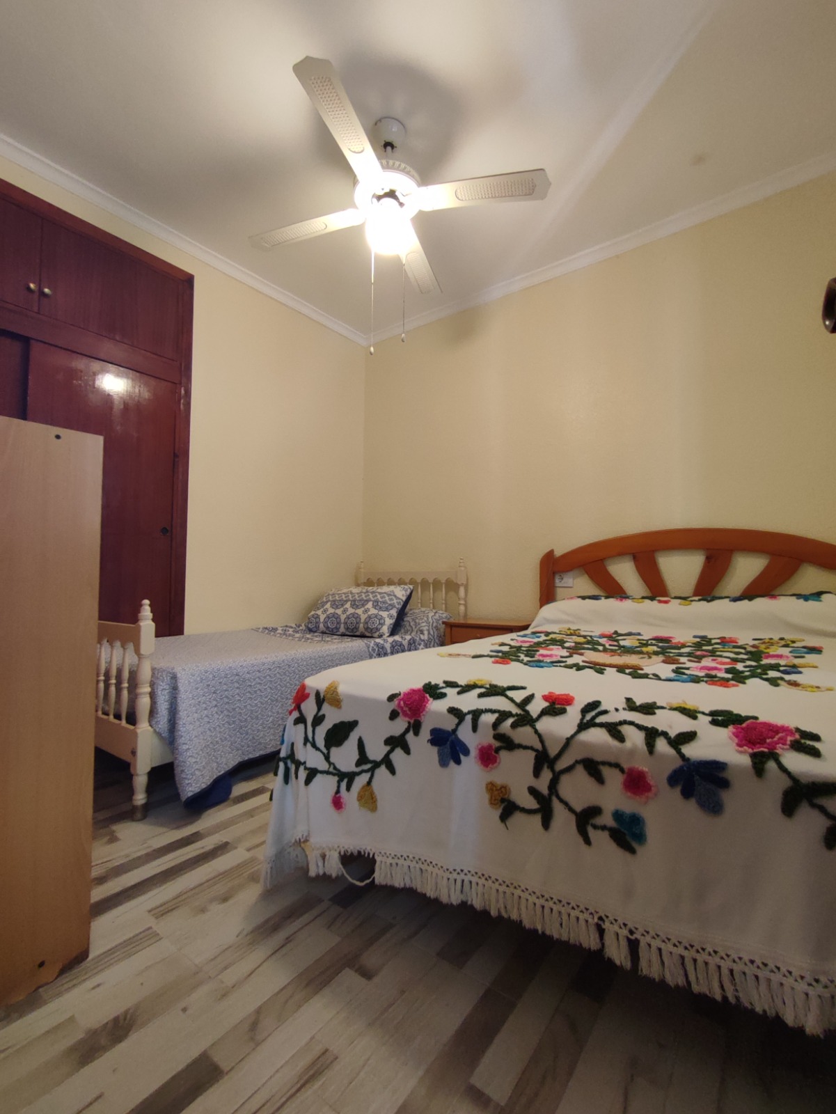 5 Bedroom / 2 Bathroom Semi Detached Ground Floor house for sale * Lo Pagan * €160,000 * Only 600 Meters to the Beach *