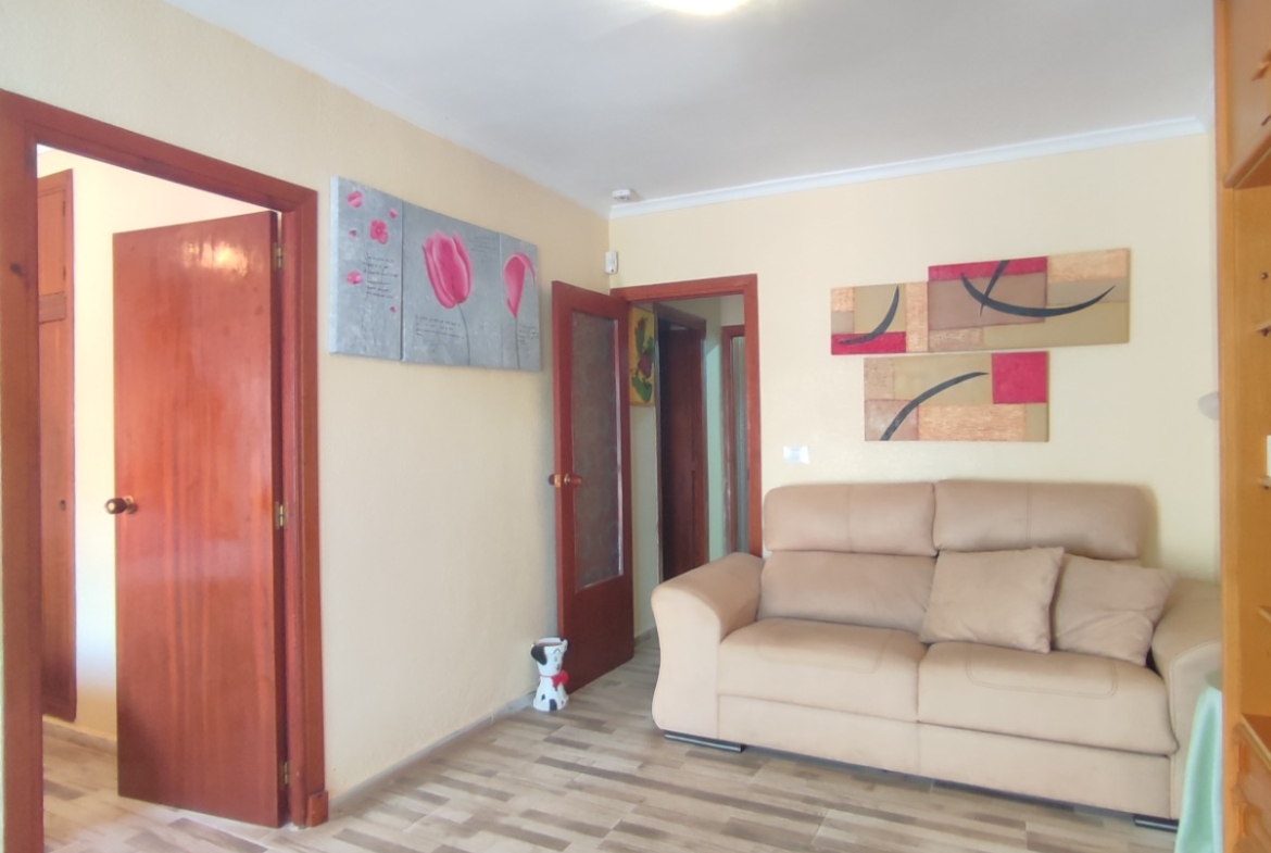 5 Bedroom / 2 Bathroom Semi Detached Ground Floor house for sale * Lo Pagan * €160,000 * Only 600 Meters to the Beach *