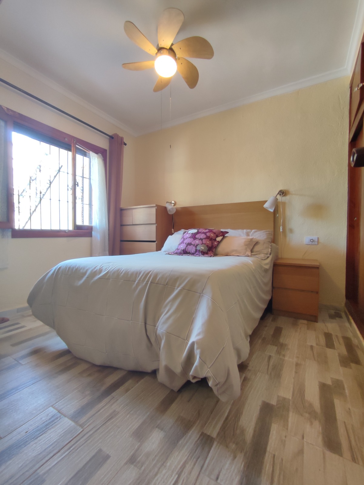 5 Bedroom / 2 Bathroom Semi Detached Ground Floor house for sale * Lo Pagan * €160,000 * Only 600 Meters to the Beach *