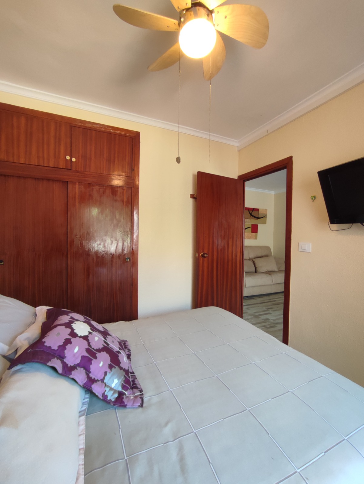 5 Bedroom / 2 Bathroom Semi Detached Ground Floor house for sale * Lo Pagan * €160,000 * Only 600 Meters to the Beach *