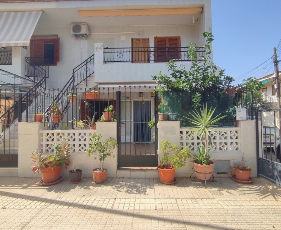 5 Bedroom / 2 Bathroom Semi Detached Ground Floor house for sale * Lo Pagan * €160,000 * Only 600 Meters to the Beach *
