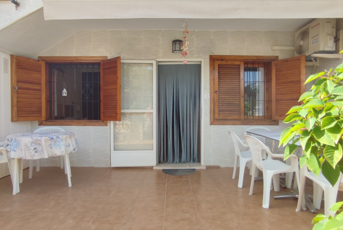 5 Bedroom / 2 Bathroom Semi Detached Ground Floor house for sale * Lo Pagan * €160,000 * Only 600 Meters to the Beach *