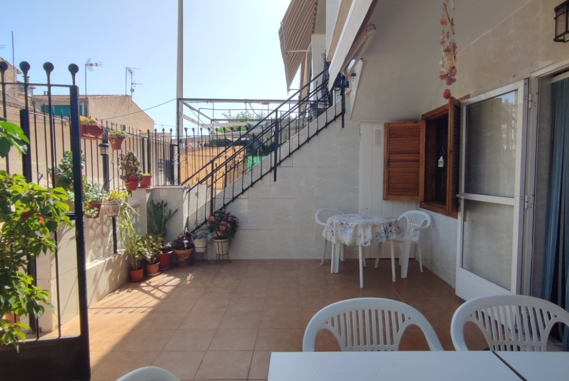 5 Bedroom / 2 Bathroom Semi Detached Ground Floor house for sale * Lo Pagan * €160,000 * Only 600 Meters to the Beach *