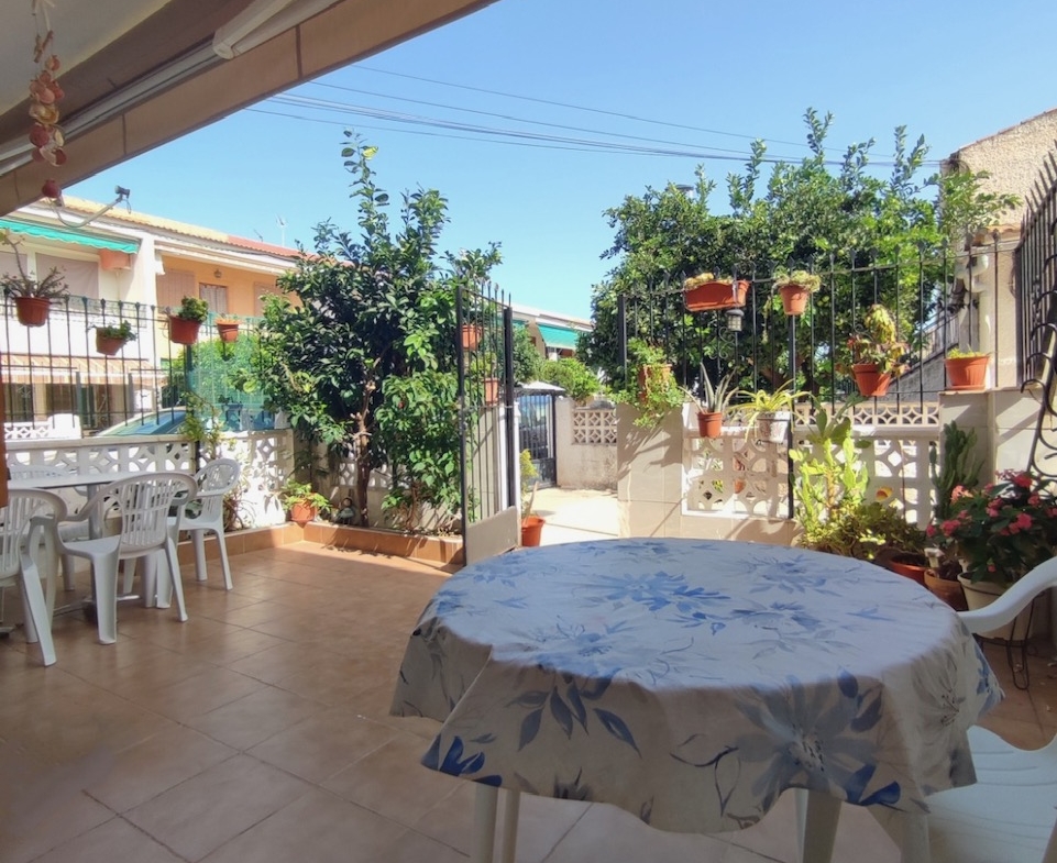 5 Bedroom / 2 Bathroom Semi Detached Ground Floor house for sale * Lo Pagan * €160,000 * Only 600 Meters to the Beach *
