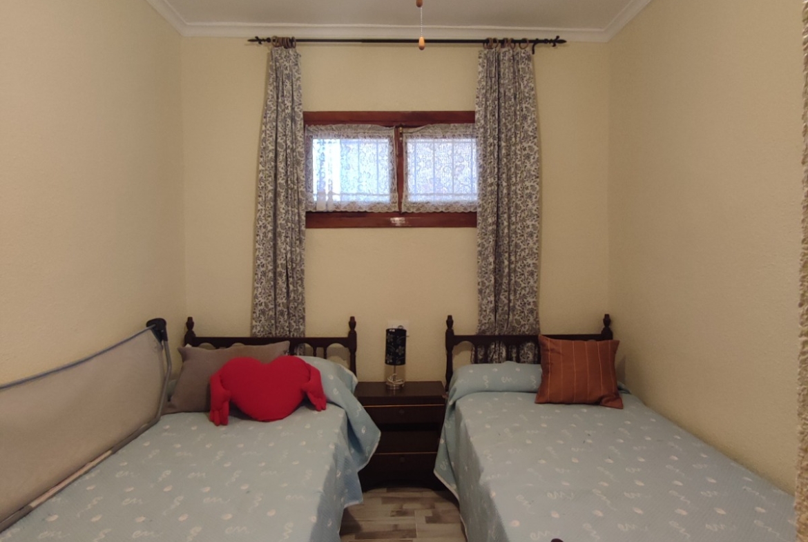 5 Bedroom / 2 Bathroom Semi Detached Ground Floor house for sale * Lo Pagan * €160,000 * Only 600 Meters to the Beach *