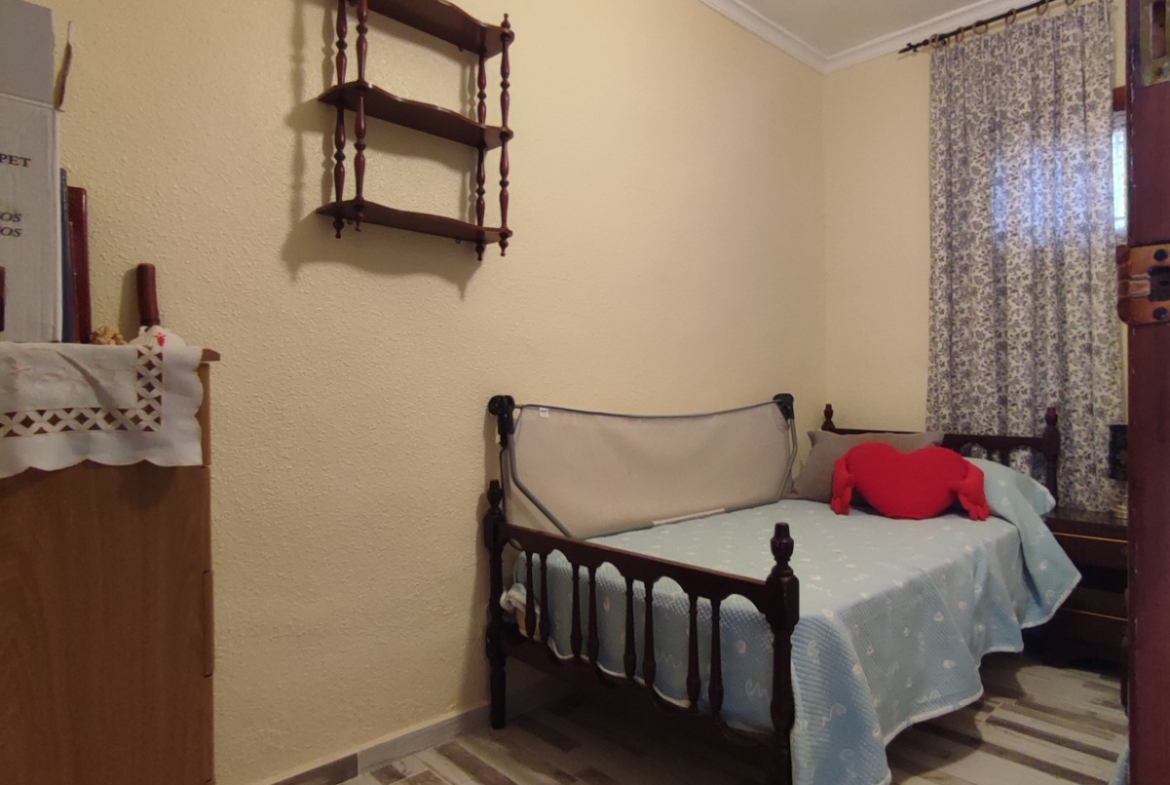 5 Bedroom / 2 Bathroom Semi Detached Ground Floor house for sale * Lo Pagan * €160,000 * Only 600 Meters to the Beach *