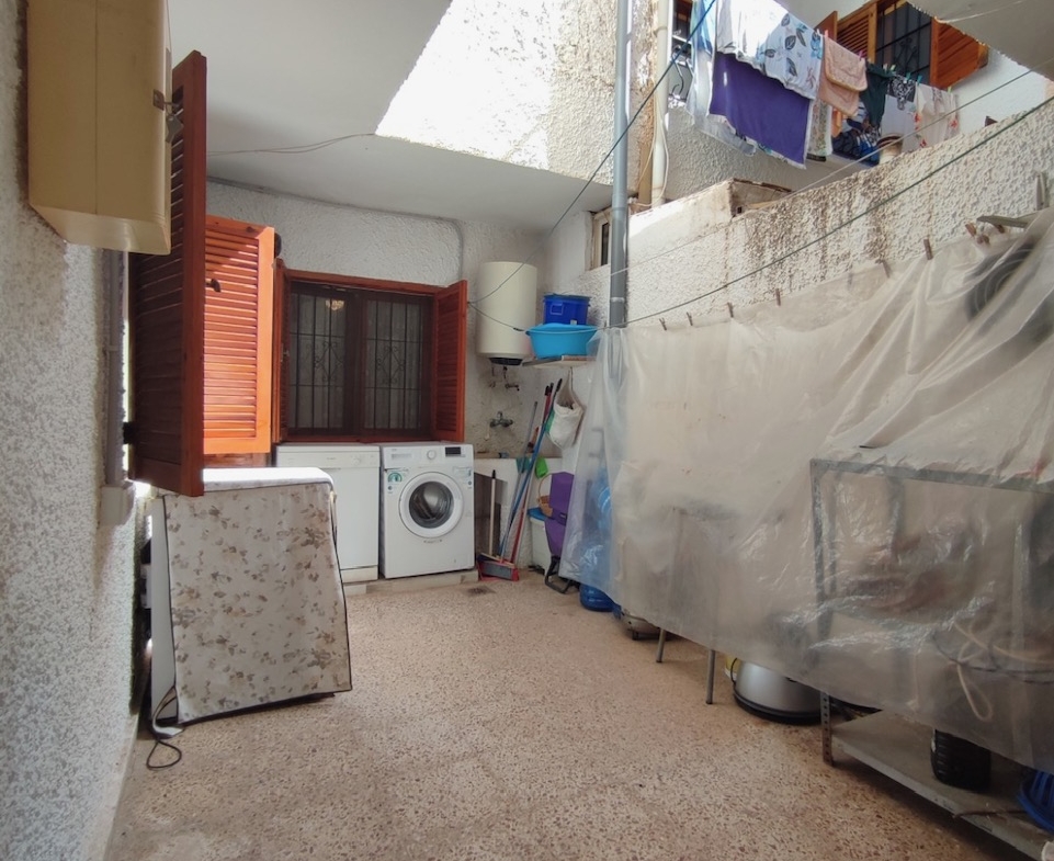 5 Bedroom / 2 Bathroom Semi Detached Ground Floor house for sale * Lo Pagan * €160,000 * Only 600 Meters to the Beach *