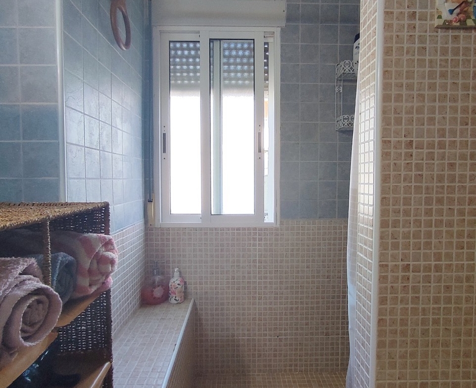 5 Bedroom / 2 Bathroom Semi Detached Ground Floor house for sale * Lo Pagan * €160,000 * Only 600 Meters to the Beach *