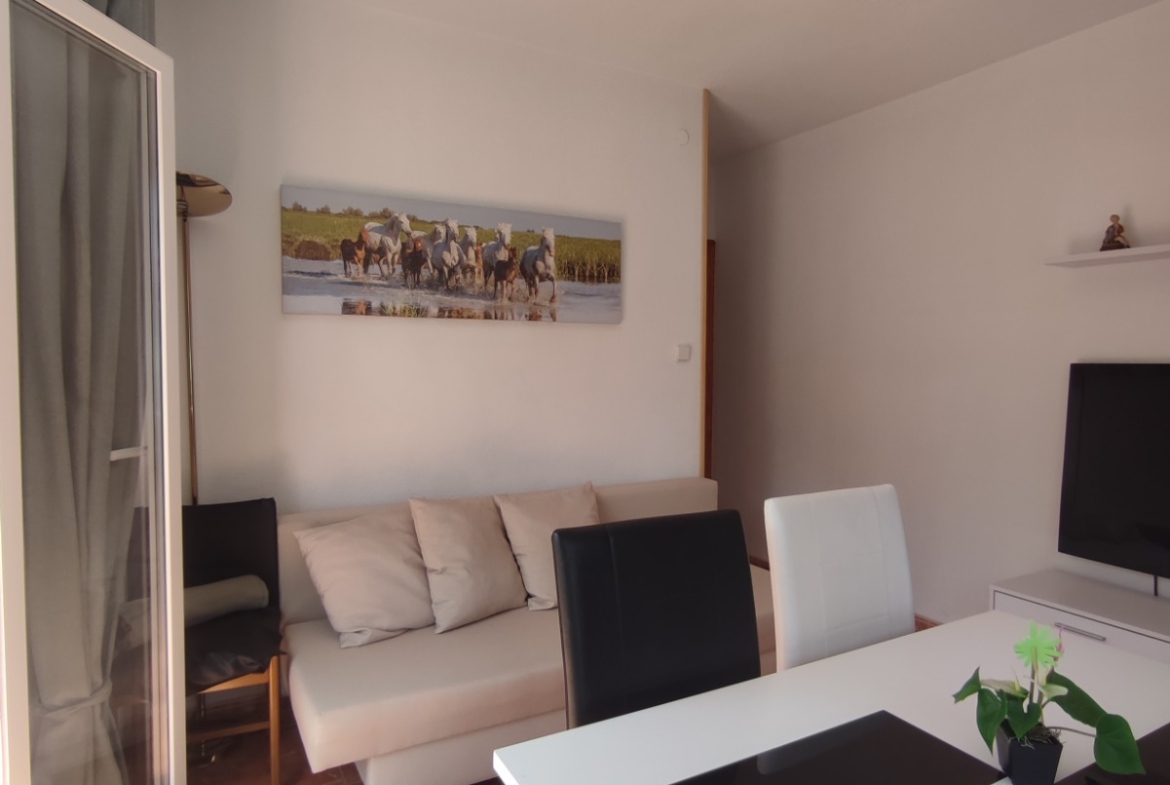 3 Bedroom Apartment / 1 Bathroom * Only 300 Meters from the Beach * Lo Pagan * Excellent Location *