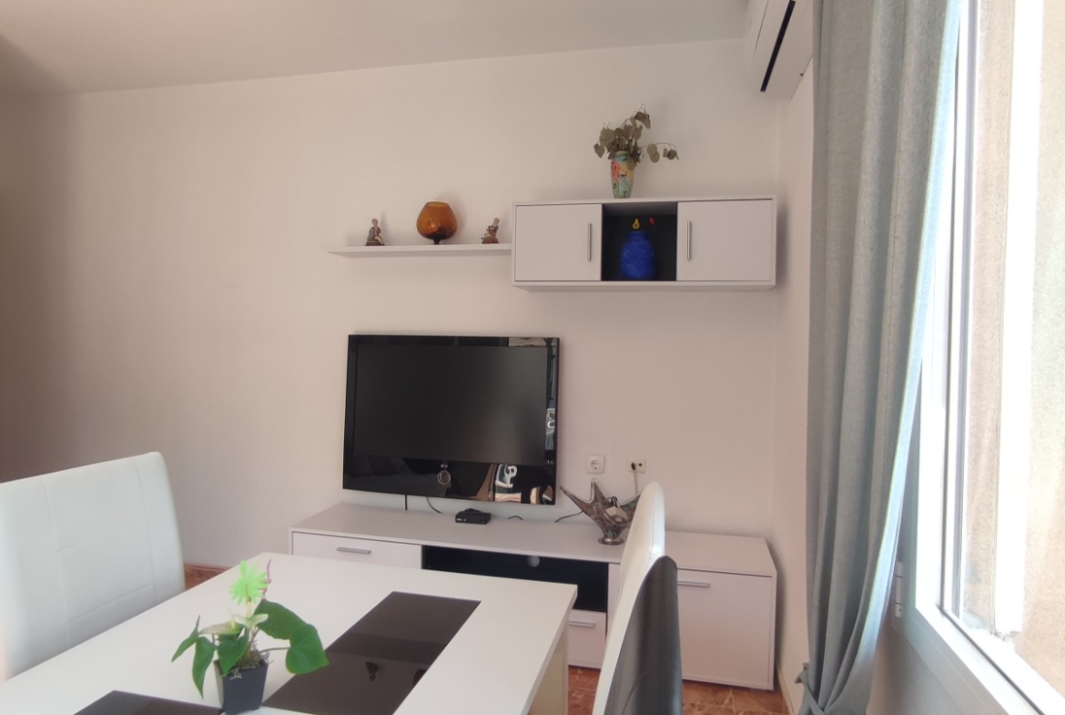 3 Bedroom Apartment / 1 Bathroom * Only 300 Meters from the Beach * Lo Pagan * Excellent Location *