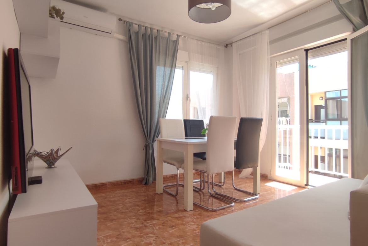 3 Bedroom Apartment / 1 Bathroom * Only 300 Meters from the Beach * Lo Pagan * Excellent Location *