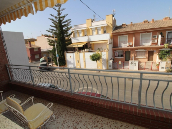 Spacious 3 Bedroom Apartment for sale * Lo Pagan * Excellent Location *5  Minutes from the beautiful local beach * Only €129,995 *