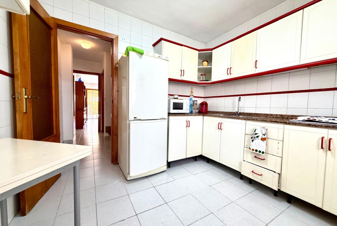 4 Bedroom Triplex House for Sale * Lo Pagan * 2nd line from the Beach / 20 meters away * Very Popular Location €165,000 *