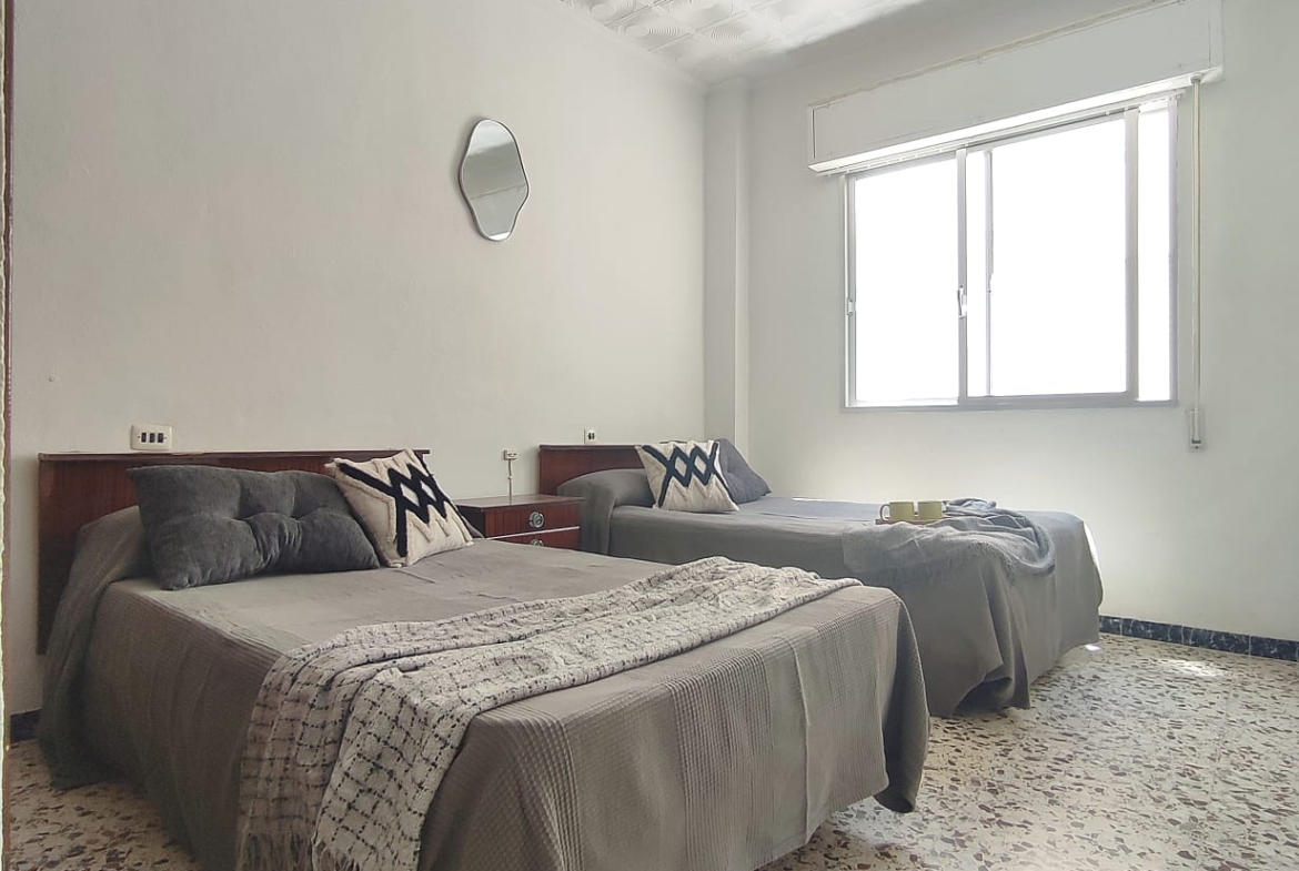 3 Bedroom / 2 Bathroom * Apartment only 150 meters from the beach * With Side views to the Beach * €131,995 *