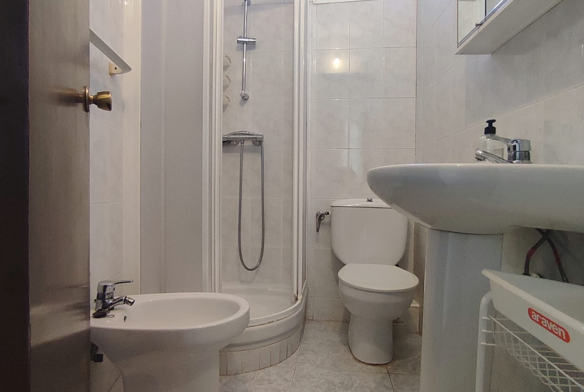 3 Bedroom / 2 Bathroom * Apartment only 150 meters from the beach * With Side views to the Beach * €131,995 *