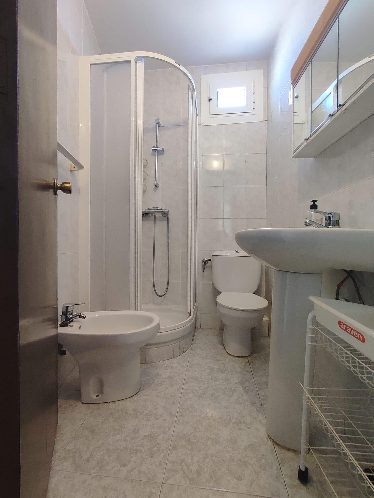 3 Bedroom / 2 Bathroom * Apartment only 150 meters from the beach * With Side views to the Beach * €131,995 *