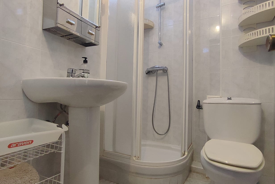 3 Bedroom / 2 Bathroom * Apartment only 150 meters from the beach * With Side views to the Beach * €131,995 *