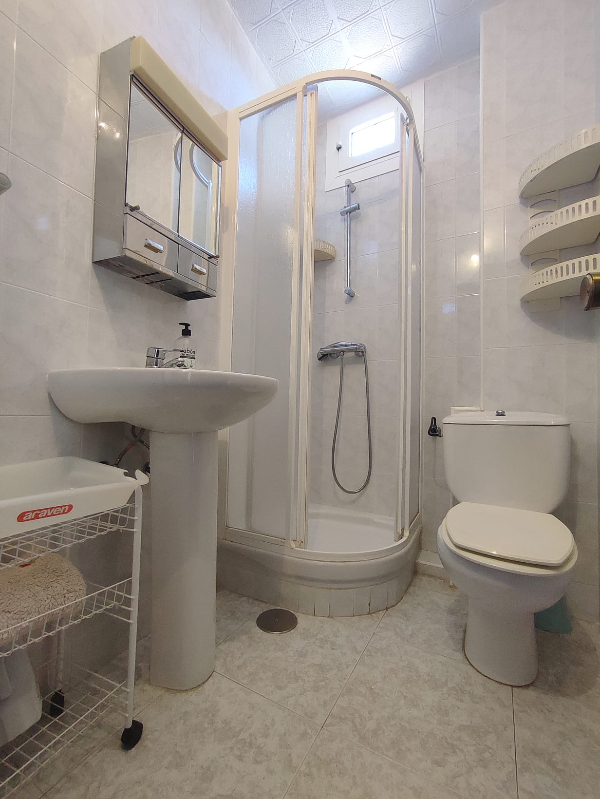 3 Bedroom / 2 Bathroom * Apartment only 150 meters from the beach * With Side views to the Beach * €131,995 *